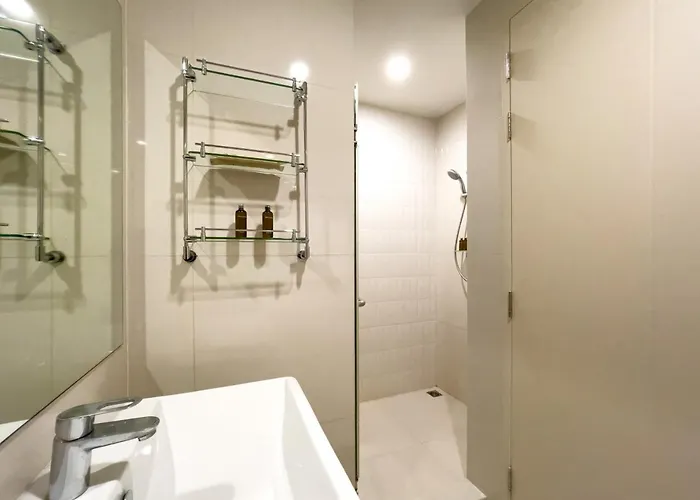 150 M To Mrt L Workspace And Kitchen L Suana L Sontana Apartamento Banguecoque
